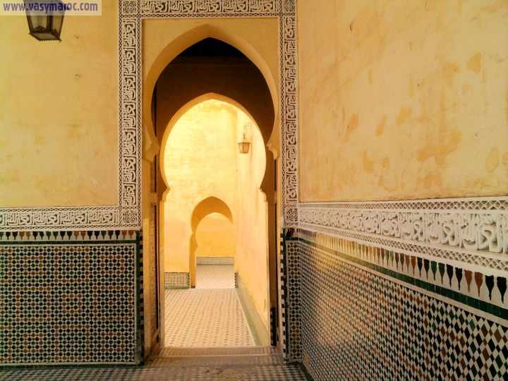 Meknès : le mausolée de Moulay Ismaïl, esplanades