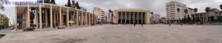 Meknès : place hôtel de ville - est